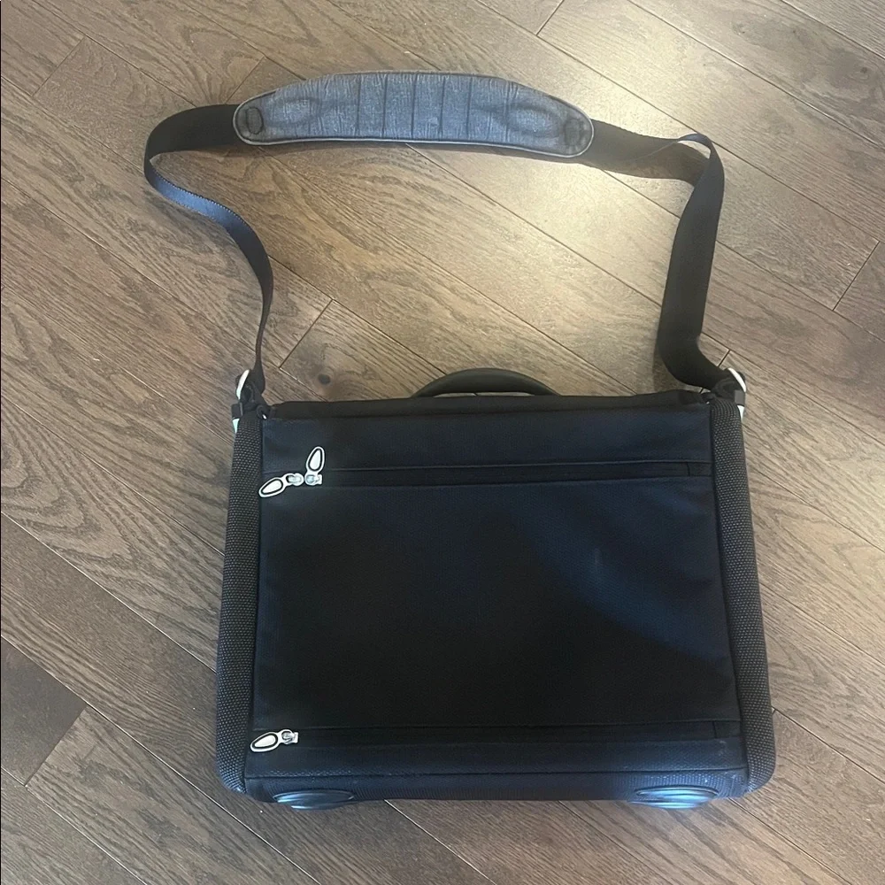 Tumi Alpha Black Nylon Messenger Crossbody Laptop Bag